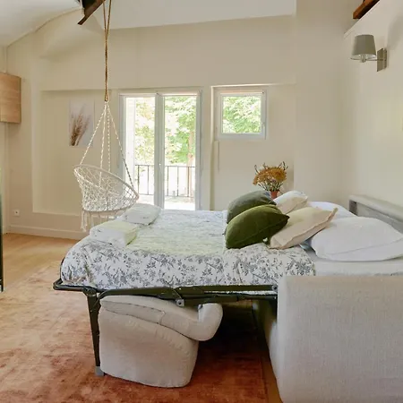 Apartment Sanctuary Homes By The Forest Versailles