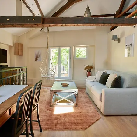 Apartment Sanctuary Homes By The Forest Versailles